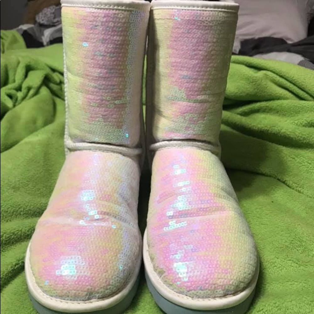 💎 Limited edition platinum white UGGS 💎
